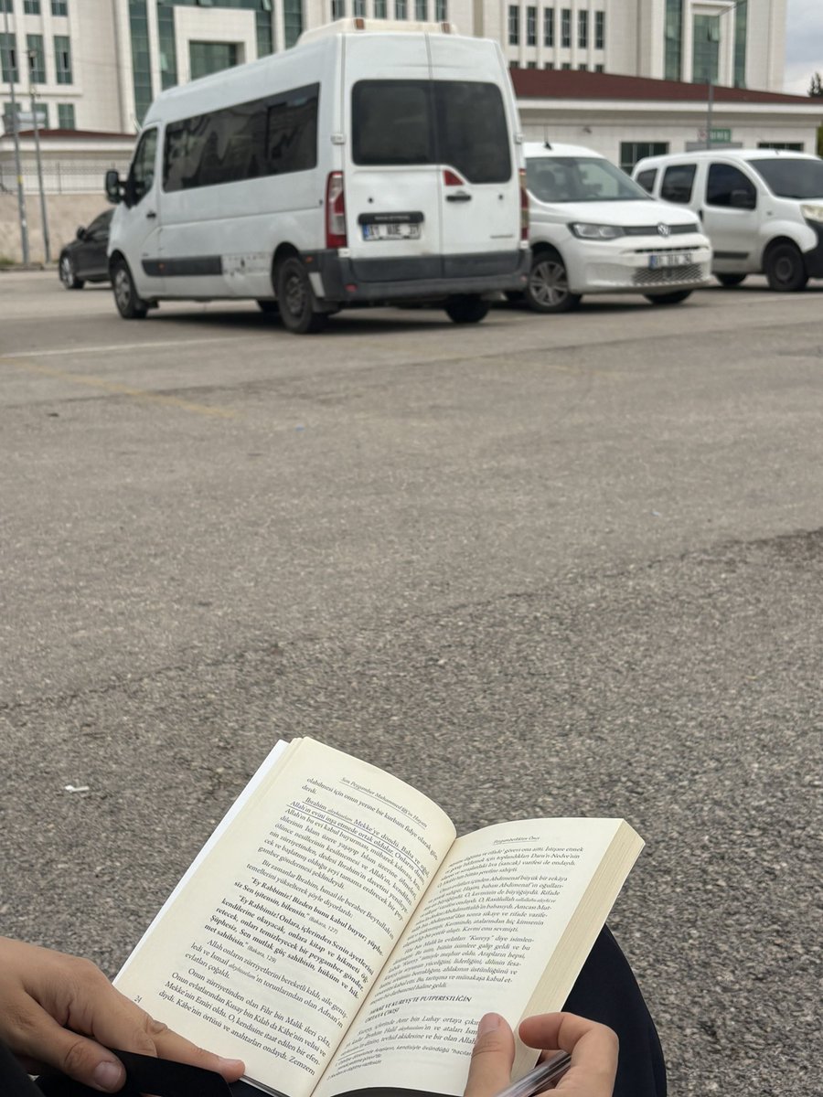zeynepcftx's tweet photo. mücadelesi böyle olan bir hareketin suç(!) örgütü olması düşünülebilir mi?! https://t.co/59eXh1PPDN