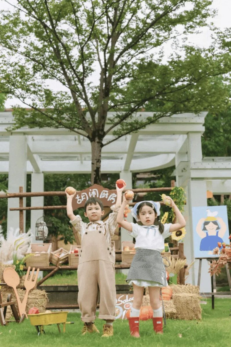 Hi_Deqing's tweet photo. Ditch the mall! Deqing farms are childhood magnets—pick chestnuts, roll in pumpkin piles, ride mini trains, and bake stone-oven bread. From field to table, this fall break keeps little hands off screens. #Deqing #FarmFun #FamilyTravel https://t.co/p9o0083AF3