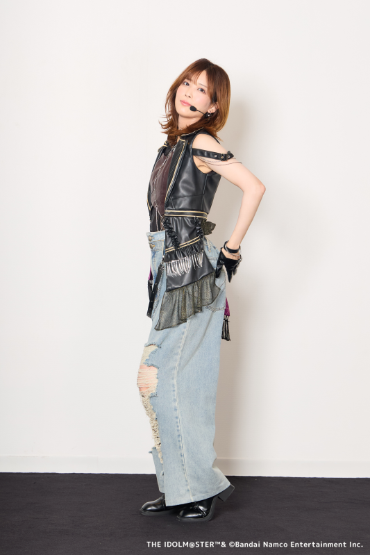 shinyc_official's tweet photo. ✦・・・━━━・
#シャニマスソロライブMSP
 　　アーカイブ公開中✨
　　　　　・━━━・・・✦

🪽北原 沙弥香（和泉 愛依役）

🎤𝕤𝕠𝕟𝕘
Hold on me
👗𝕔𝕠𝕤𝕥𝕦𝕞𝕖
ゴーイング・ストレイト

アーカイブもお楽しみください！
✅配信チケット販売中！
https://t.co/LBqTguuwZK https://t.co/VsE0m3sLLe