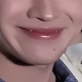 myfirstloveone's tweet photo. เขี้ยวแมวชีโผล่อะ แมวแท้100% https://t.co/KKGP6JsoNL