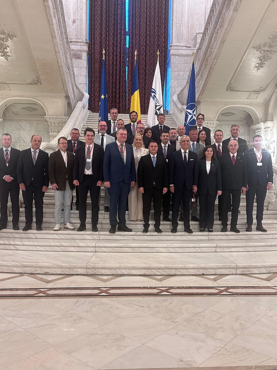 celebimehmeta's tweet photo. 📍Romanya 

NATO Parlamenter Asamblesi komisyon toplantıları kapsamında Türk Delegasyonu olarak Bükreş’teyiz. 🇹🇷🇷🇴

Karadeniz’in güvenliği, savunma sanayii iş birliği, enerji güvenliği ve hibrit tehditlerle mücadele başlıklarında görüşme ve temaslarımızı sürdürüyoruz. https://t.co/CHFfDDsVWk
