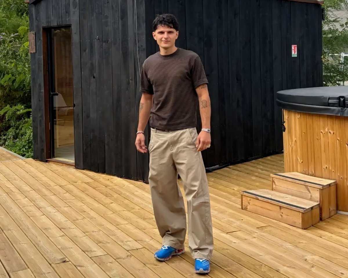 SKEMA_BS's tweet photo. [ENTREPRENEURSHIP 🚀] From classroom to Parisian wellness scene: our alumnus Damien Yvert turned his love of Norwegian sauna culture into Dropp Social Sauna, an outdoor escape in Paris built around disconnection, nature &amp; community. Learn more: https://t.co/cfo4TGrlUM #WeAreSKEMA https://t.co/lf1X0l9epC