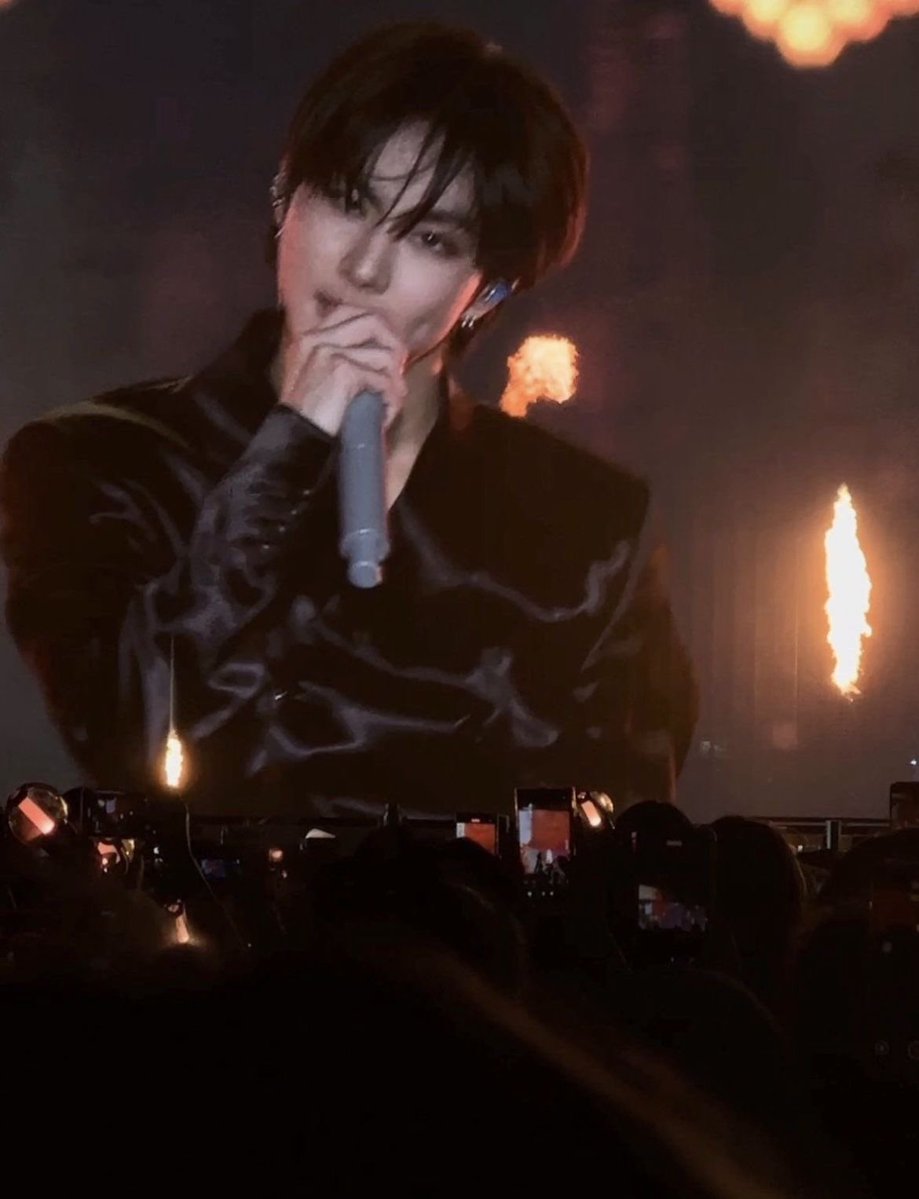 meowzzon's tweet photo. 양정원 전광판 차원이 달라병 https://t.co/ZDtYkb0RBL