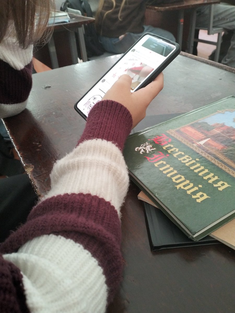 mayeaxz's tweet photo. Я и её посадила на твиттер 😘 https://t.co/4QordDBmO9
