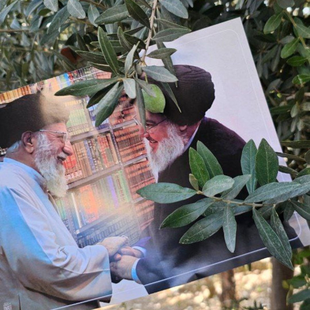 shayda853480's tweet photo. "دشمن بداند که مقاومت در برابر غصب و ظلم و استکبار، تمام‌شدنی نیست..."
لبیک یا نصرالله✊️
#سید_مقاومت https://t.co/l2epJqzSai