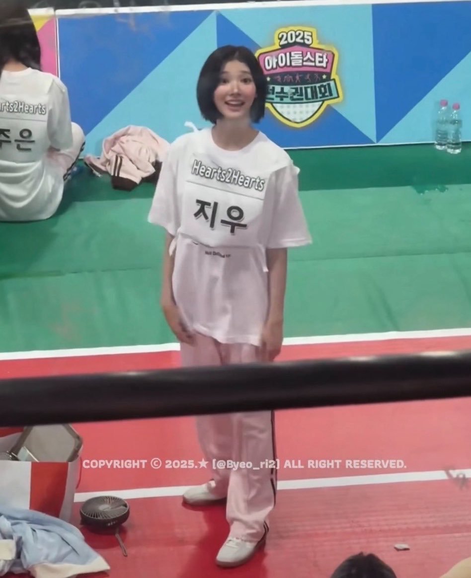 eojjeoranmaling's tweet photo. 지우 이 짤이랑 너무 똑같아ㅋㅋㅋㅋㅋㅋㅋㅋㅋㅋㅋㅋ 진짜 기여워ㅋㅋㅋㅋㅋㅋㅋㅋㅋㅋㅋㅋㅋㅋㅋㅋㅋㅋ https://t.co/oGLeW3zAmH