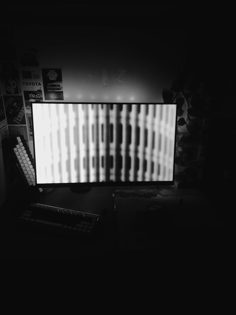 flifo______072's tweet photo. #desksetup https://t.co/knckkZm2Rn