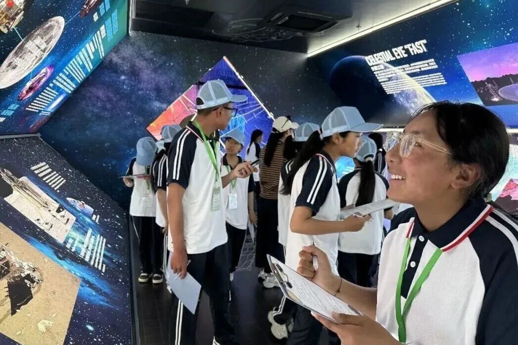 Hi_Deqing's tweet photo. Skip the crowds! Deqing's "Future City" lets kids touch real planes at Aviation Town and play with satellite navigation at Geo-Information Museum. No lectures—just hands-on tech that plants aerospace dreams under Moganshan.
#Deqing #TechTravel #STEM #Aviation #FamilyTravel https://t.co/BgZqBRdLvn