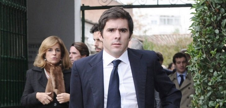 FonsiLoaiza's tweet photo. José María Aznar Botella se ha convertido en uno de los mayores capos inmobiliarios en España. Trabaja para fondos buitres y acaba de crear la cadena de pisos turísticos Copla Living. Es uno de los españoles que aparece en la lista de contactos del depredador sexual Epstein. https://t.co/TbGnkPiQSS