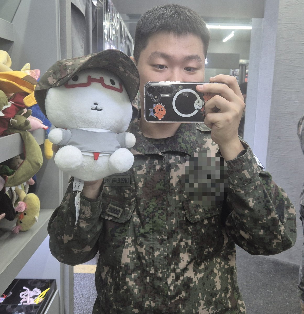 Lragi_04's tweet photo. #트친소 #게친소
곧 상병다는 군인
폰 받아도 할 게 없이 심심해서
친구를 구합니다 https://t.co/7rVc88cf53