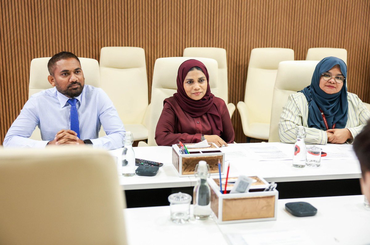 SFdevelopmentMV's tweet photo. Minister of State Zeenaz Adhnan along with ministry senior officials met with the JICA Resident Representative and officials to discuss gender perspectives and considerations for the upcoming technical assistance project in the fisheries sector, expected to commence in 2026. https://t.co/OjiFZE9V5x