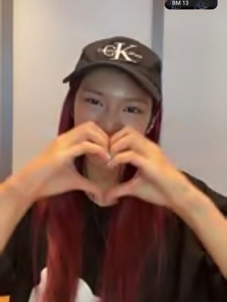 LILIEXPLICIT's tweet photo. the connection during the 1:1 call with canny was a little bad, but we talked about my gift for her, and she wanted to draw something for my tattoo (the staff said they couldn't, tho), and she said she will do it when we see each other irl next year 😭 AND SHE CALLED ME BESTIE. https://t.co/HM7VR6joAS