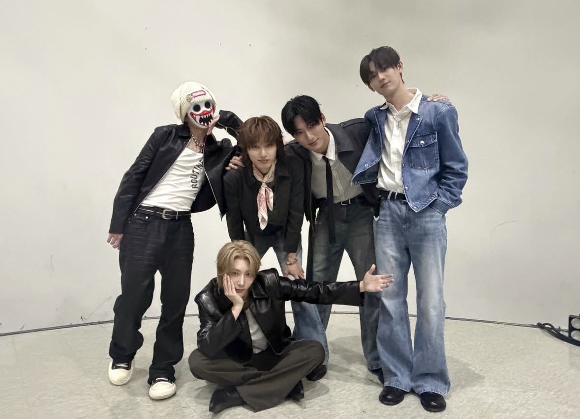 hrtzeori's tweet photo. 리안님 이사진으로 ㅎㅊㅇㅇㅂ 공식 공주인걸로 종결합시다🧑‍⚖️ https://t.co/bdsvJ31fRd