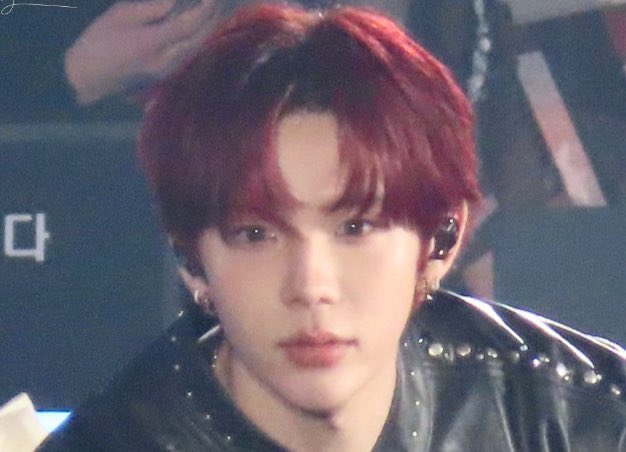 jangtaerang_'s tweet photo. 내가 본 쇼타루 실물이 실제로 이러함
조명 받으면 왼쪽 안받으면 오른쪽 https://t.co/BEoMSD7hbF
