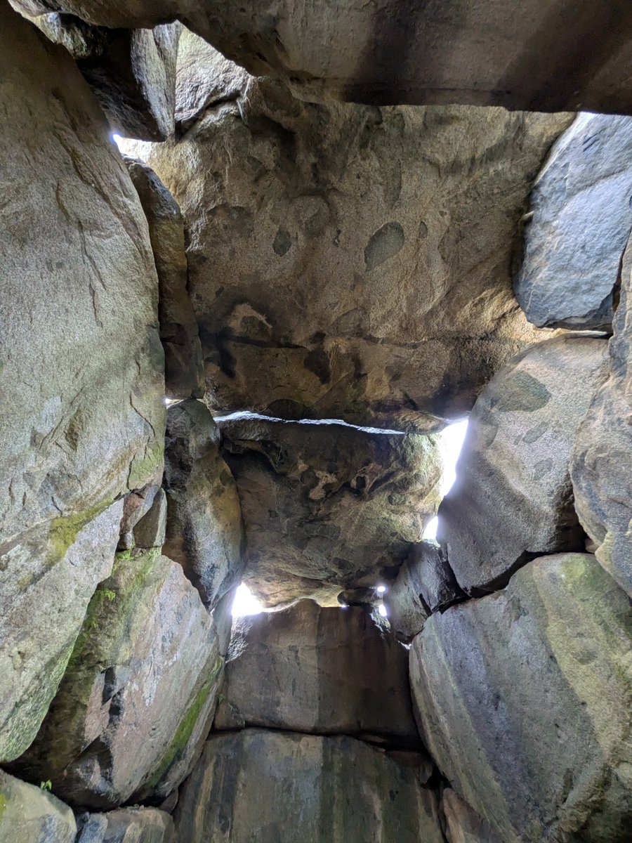 saadesu4's tweet photo. 奈良県明日香村の
「飛鳥・藤原の宮都」
石舞台古墳🪨に行ってきました〜🚗³₃😊

凄く神秘的で良かった✨
今日は時間がなかったけど、他もまたゆっくり周りたいなぁ🥰

 #石舞台古墳  #世界遺産 
  #奈良県明日香村 https://t.co/0GkqEj0R9l