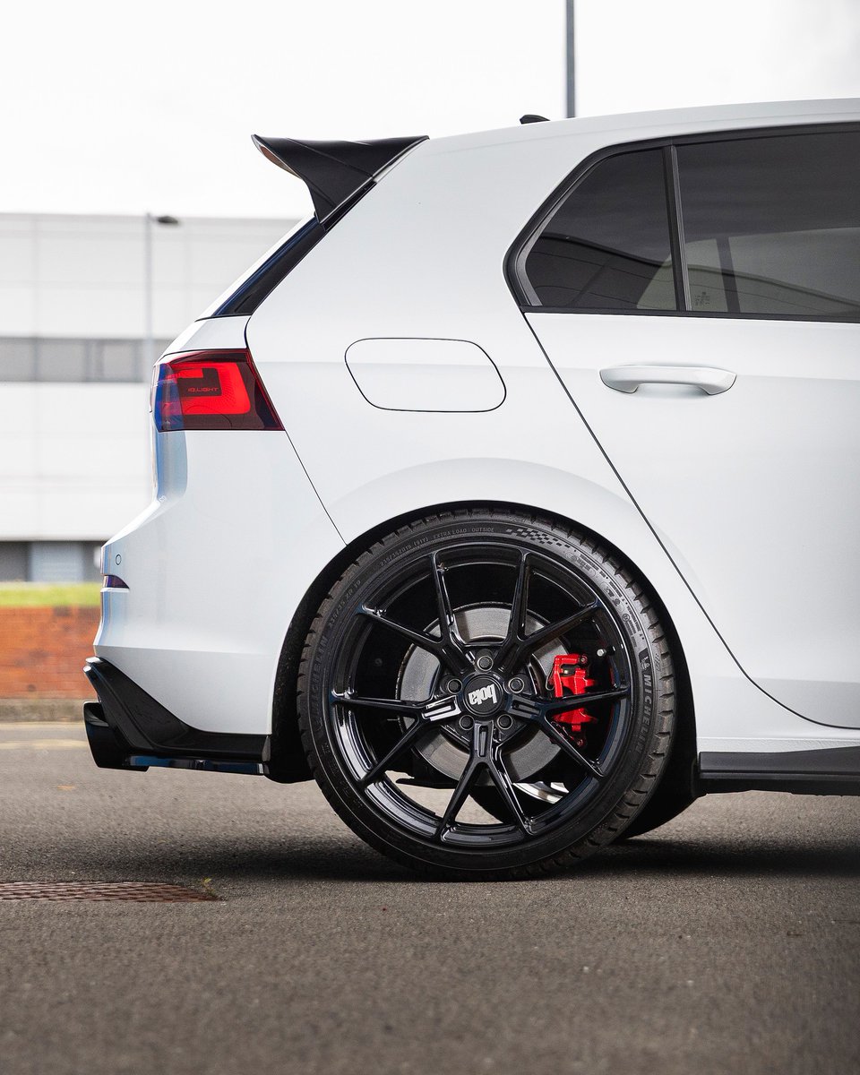 TinyWhiskersX's tweet photo. Volkswagen Golf GTI MK8 https://t.co/IgFHdE58j2