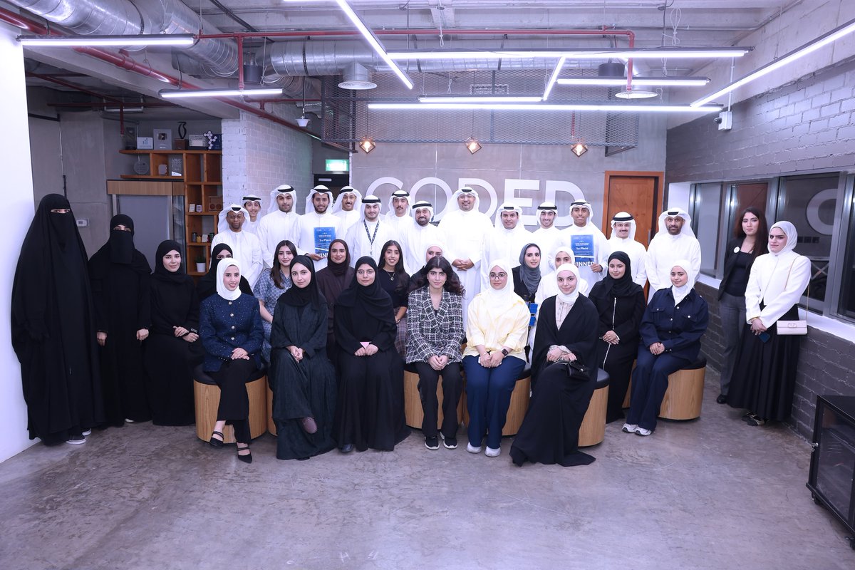 Sarmad's tweet photo. «صباح الأحمد للموهبة» يختتم برنامج «#AI من الفكرة إلى التطبيق»
• بالتعاون مع أكاديمية #CODED.. وبمشاركة 30 شاباً وشابة #كويتيين
https://t.co/3NXhADUSmn
