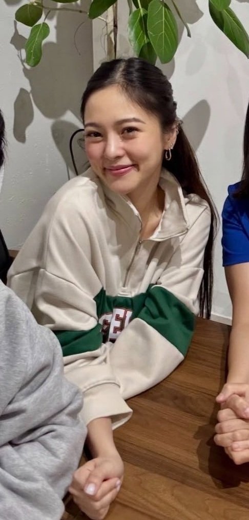 memaryrose08's tweet photo. Miss n miss k n nmin lalo n yung smile n ganito nkkapanibago n hnd k n nmin nkkita araw araw.

San k man sana your fine,happy,healthy and safe. Wait lng kmi s pagbalik mo. Sna mkita k nmin ulit khit isang vlog lng.

#Kimmy
#KimPau
#ThePerfectMarraige https://t.co/1iiuc6VRi2