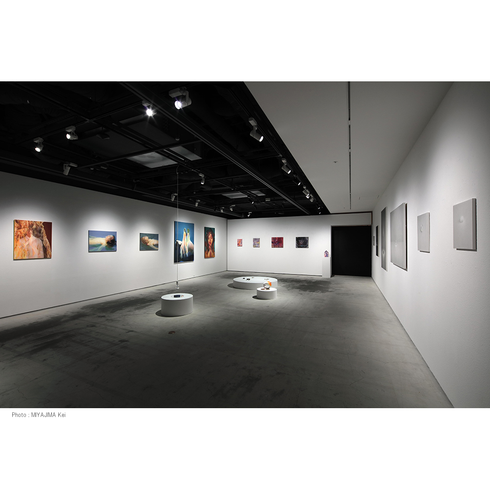 GINZA_TSUTAYA's tweet photo. グループ展「儚さについて｜On Transience」
会期：2026年09月19日(土) - 10月07日(水)
時間：11:00～19:00 ※最終日は18:00まで
定休日：月曜日 ※9月21日(月祝)も休廊
場所：銀座 蔦屋書店 FOAM CONTEMPORARY

作品はオンラインでも販売しています。
https://t.co/YhItkwjyE0 https://t.co/H8IPc7c9CA
