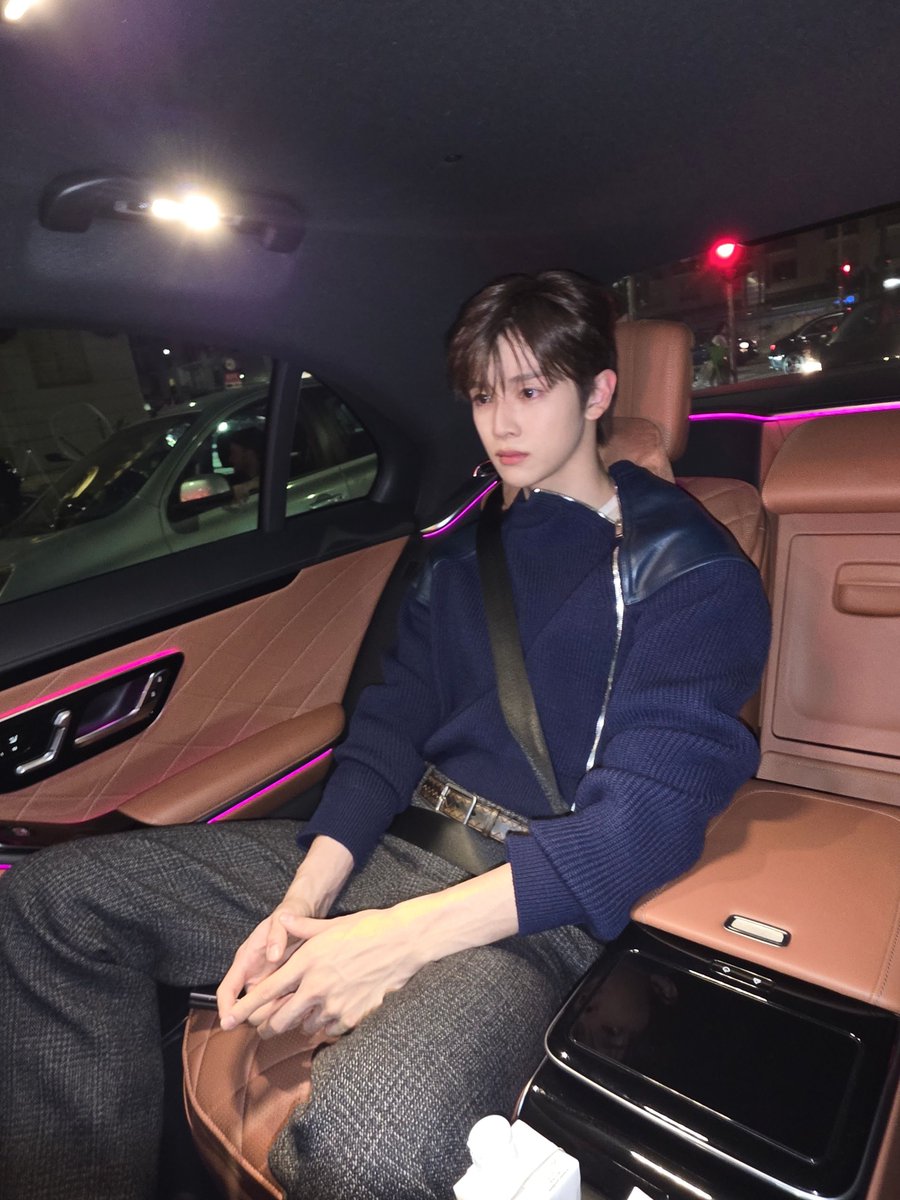 izz_zx's tweet photo. #BottegaVenetaSS27xSUNGCHAN #BottegaVenetaSS27 https://t.co/dW9xUjroGH