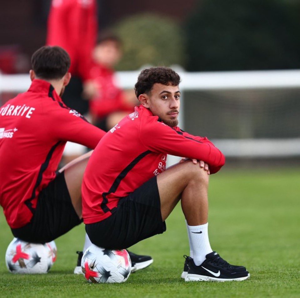 furkanngulsen's tweet photo. Montella Semih’e yaptığını İlhan’a yapmaya başladı, bir çağırıyor, bir gönderiyor, işte Beşiktaş’ın gençlerinin mentalini böyle böyle bozuyorlar, planlı yapıyor gibi bunu https://t.co/jjuFNg0saD