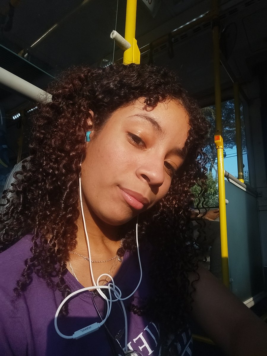 Beatobbeatriz's tweet photo. eu//minha colinha ⭐ https://t.co/2naibczcV7