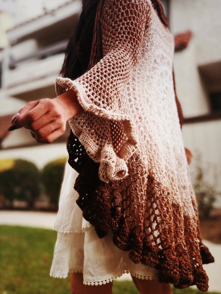 extolist's tweet photo. the best crochet work i’ve done so far!! i’m so happy it’s finished and so proud of how beautiful it turned out 🍁🤍 https://t.co/E5VkiFaK8s