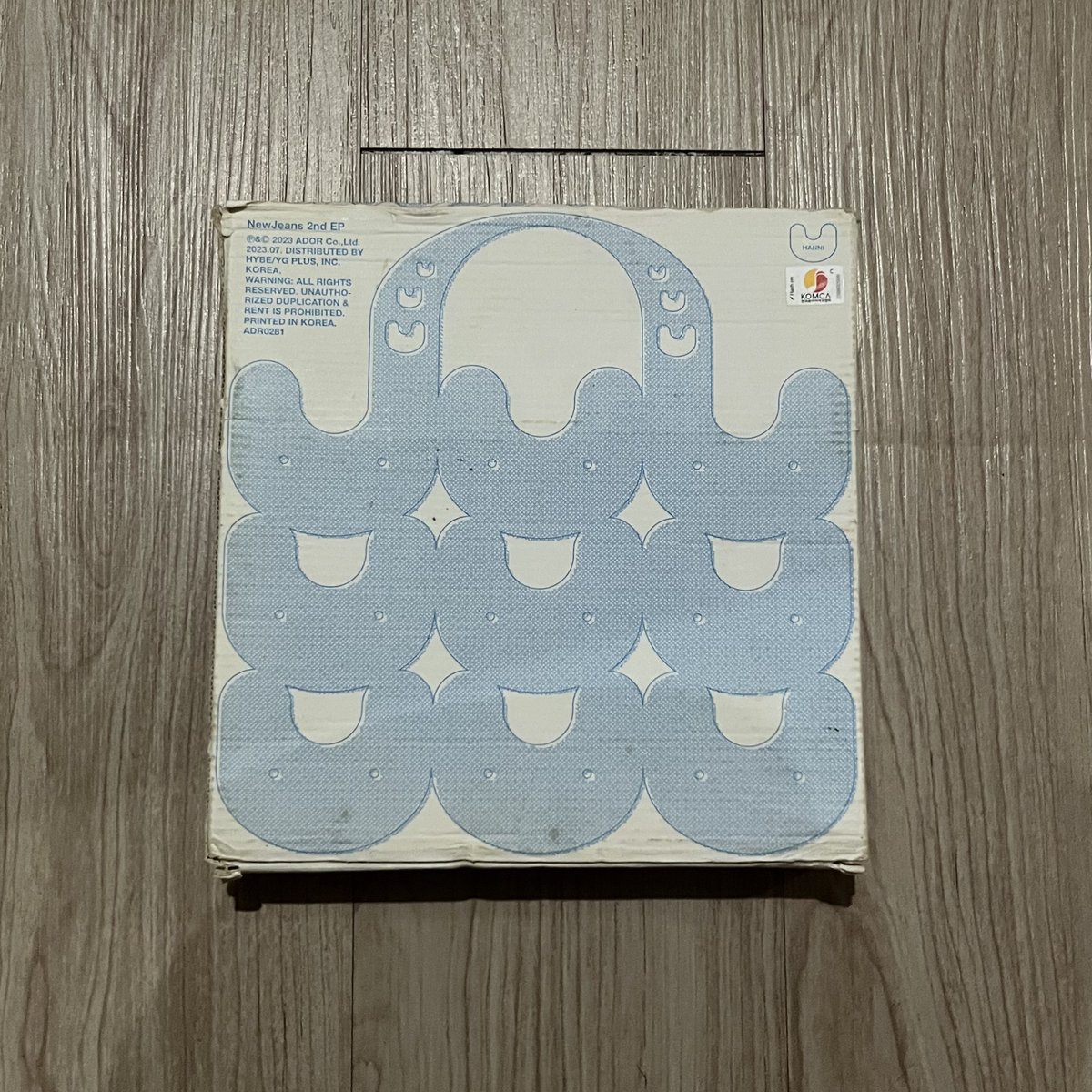 firstired's tweet photo. want to sell / ina 🇮🇩 •  album newjeans get up bunny beach bag hanni ver. ★

𖦹  full set dapet semua yang di poc
𖦹  price 300k (boleh nego)
𖦹  split pay/full pay ok
𖦹  mt after dm plz 

t. wts pc njz mhdhh pc photocards shopee oren aab 🍊 pob https://t.co/Uo9SMLxAZG