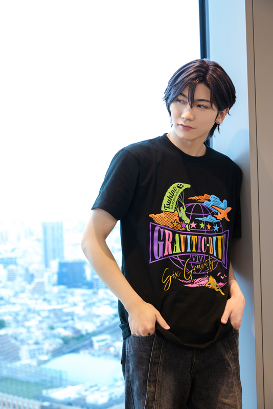 tsukista's tweet photo. 「#ツキウタ。」ユニットソングCD
#SixGravity「GRAVITIC-DIVE」

【有償特典セット】に付属の
オーバーサイズTシャツ👕のサンプルを
始＆新がモデルとなって着用！🦋🌸
※本グッズの単独での販売はございません。

⬇️詳細・ご予約
【有償特典セット】
https://t.co/7tUerQw8Gk

協力：縣 豪紀（@agata_christy53）、中島礼貴（@reiki_nakajima）

https://t.co/EC4PcfjqI4