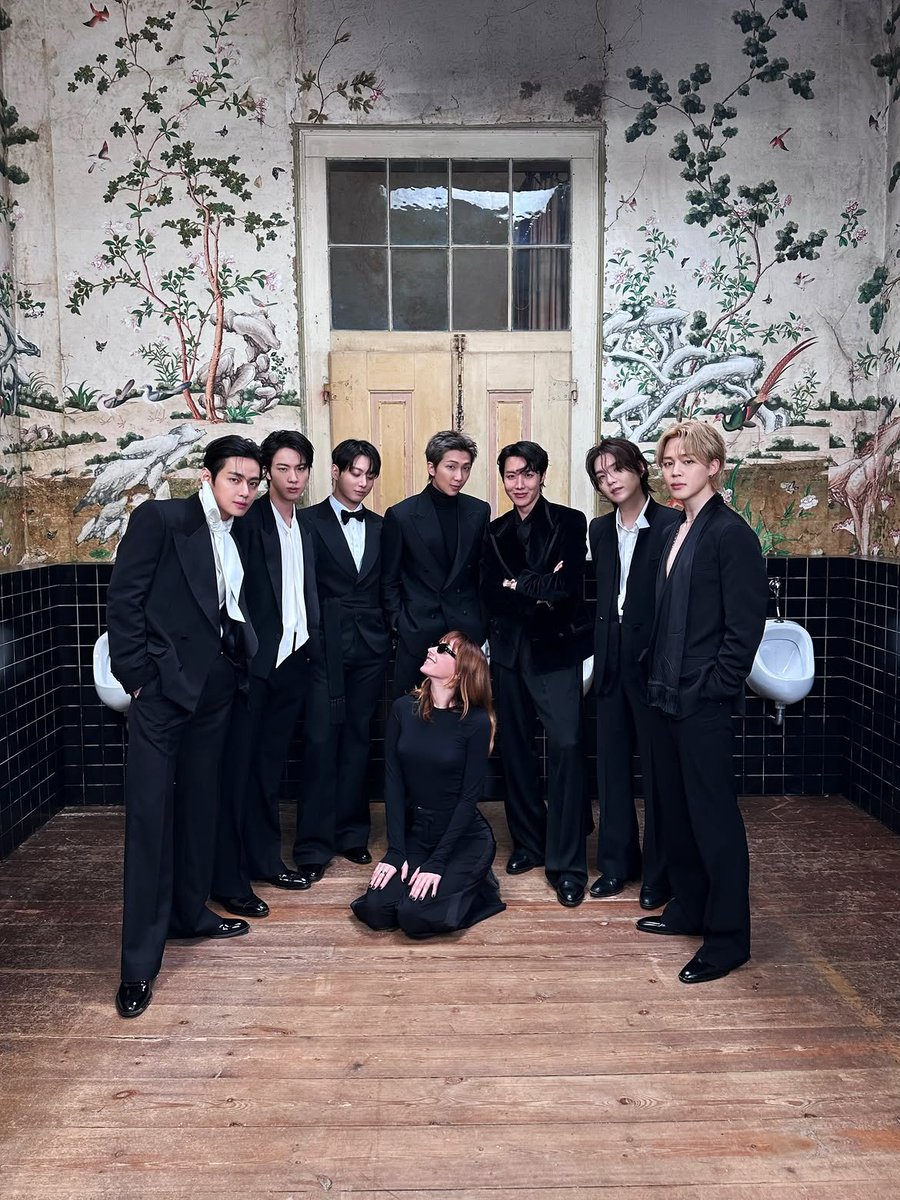 tetekoofm's tweet photo. Taehyung and Jungkook with BTS @ tanu muino Instagram update:

“I could spend a lifetime watching you @/rkive @/jin @/agustd @/uarmyhope @/mnijungkook @/thv @/j.m Swim Best K-Pop Song of the Year Congratulations, team 💜!”

⛓️:https://t.co/sf5MPU9l1a

*tanu directed the Jungkook's SNTY and BTS swim music videos.