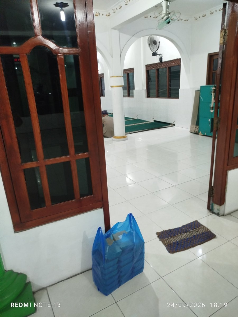 alsbitessolo's tweet photo. Alhamdulillah kamis  24 September dibagikan di masjid dan di panti asuhan terdekat, terimakasih untuk teman2 dermawan yang sudah mempercayakan rezekinya melalui alabites, semoga kalian sehat dan bahagia selaluuu yaa🤍🤍

#dokalsbitessolo https://t.co/WESsirDeot