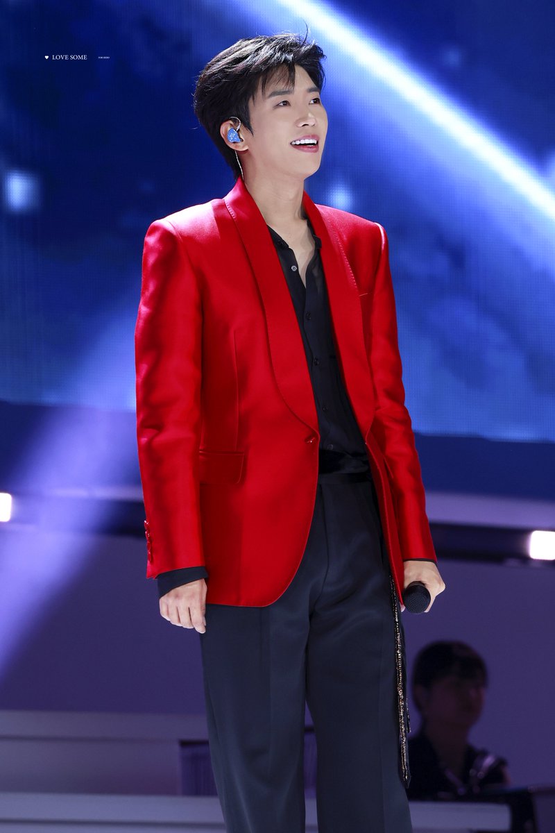 lovesome_616's tweet photo. 260904~0906 IM HERO - THE STADIUM 2
❤️❤️

#임영웅 #limyoungwoong #hero #imhero
#임영웅_IM_HERO_THE_STADIUM https://t.co/g7ExyEjJPN