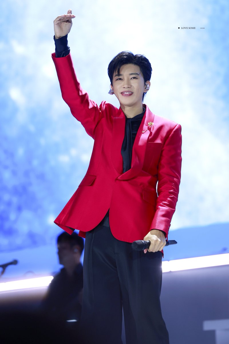 lovesome_616's tweet photo. 260904~0906 IM HERO - THE STADIUM 2
❤️❤️

#임영웅 #limyoungwoong #hero #imhero
#임영웅_IM_HERO_THE_STADIUM https://t.co/g7ExyEjJPN
