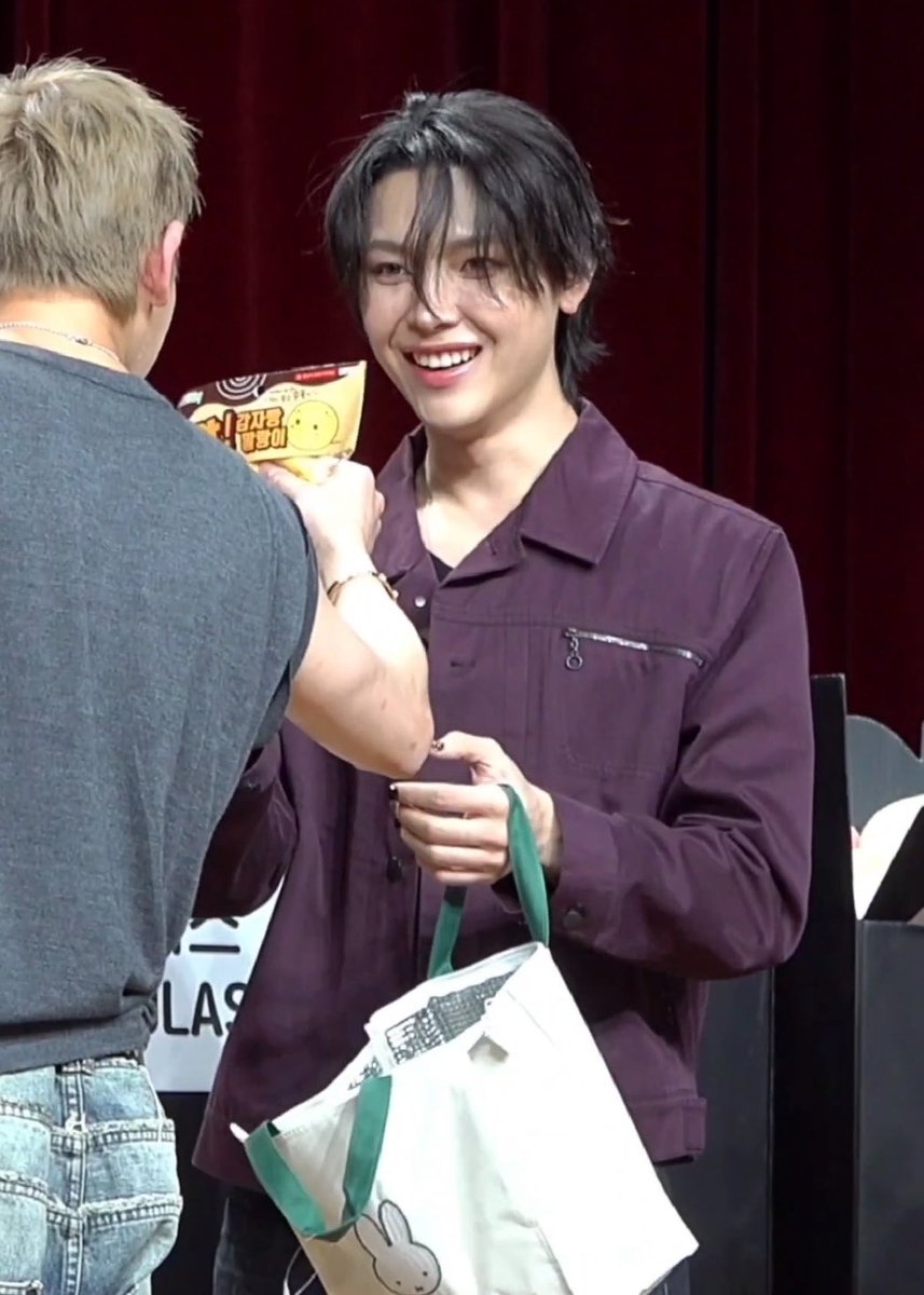 nichojooholic's tweet photo. hes so cute i actually cannot stand it https://t.co/MNWx8GnTgW
