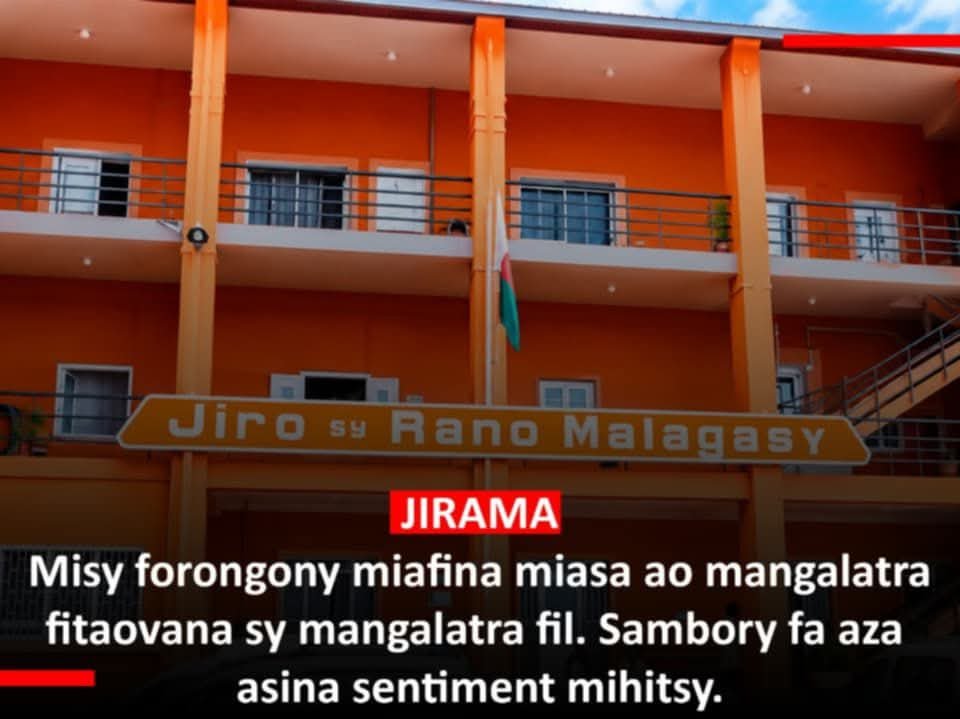 Tookooy_ran5's tweet photo. Mbola miasa mafy ny forongony handotoana ny fitondrana fanavaozana.
Efa nanafatra fitaovana, groupe. Efa manafatra solika ho an'ny JIRAMA.
Le ao amin'ny JIRAMA ao mihitsy misy tsy mazavazava https://t.co/WwgMNAPVjS