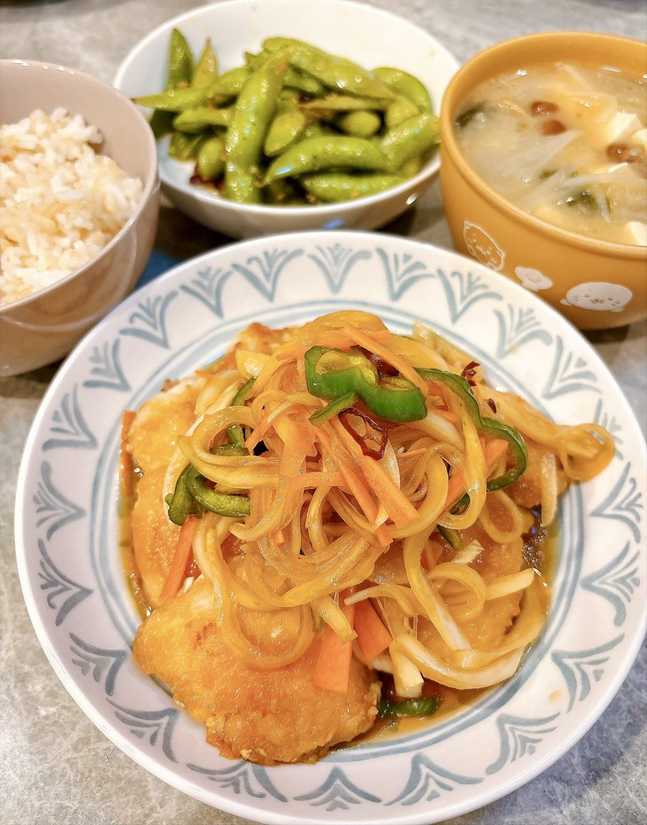 Mia_Konan's tweet photo. 【旦那募集】野菜マシマシ鶏の南蛮漬け作れます https://t.co/nbQBzA8jut