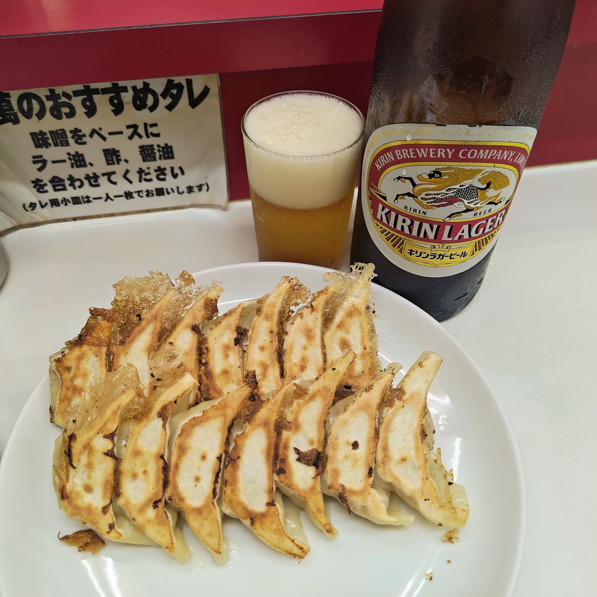 comedyperformer's tweet photo. 加古川大道芸2026！
あいにくの雨でしたが、すごくすごい楽しいイベントでした！笑
見てくださった皆様、ありがとうございますm(_ _)m

さて、帰りは飛行機までの時間、三ノ宮をプチ観光…
想像以上に広くて回りきれんw
ドンキ2店舗回れたからええか←

→行くたび関西にハマっていくので必ずまた！笑 https://t.co/5qNcs2gP4C