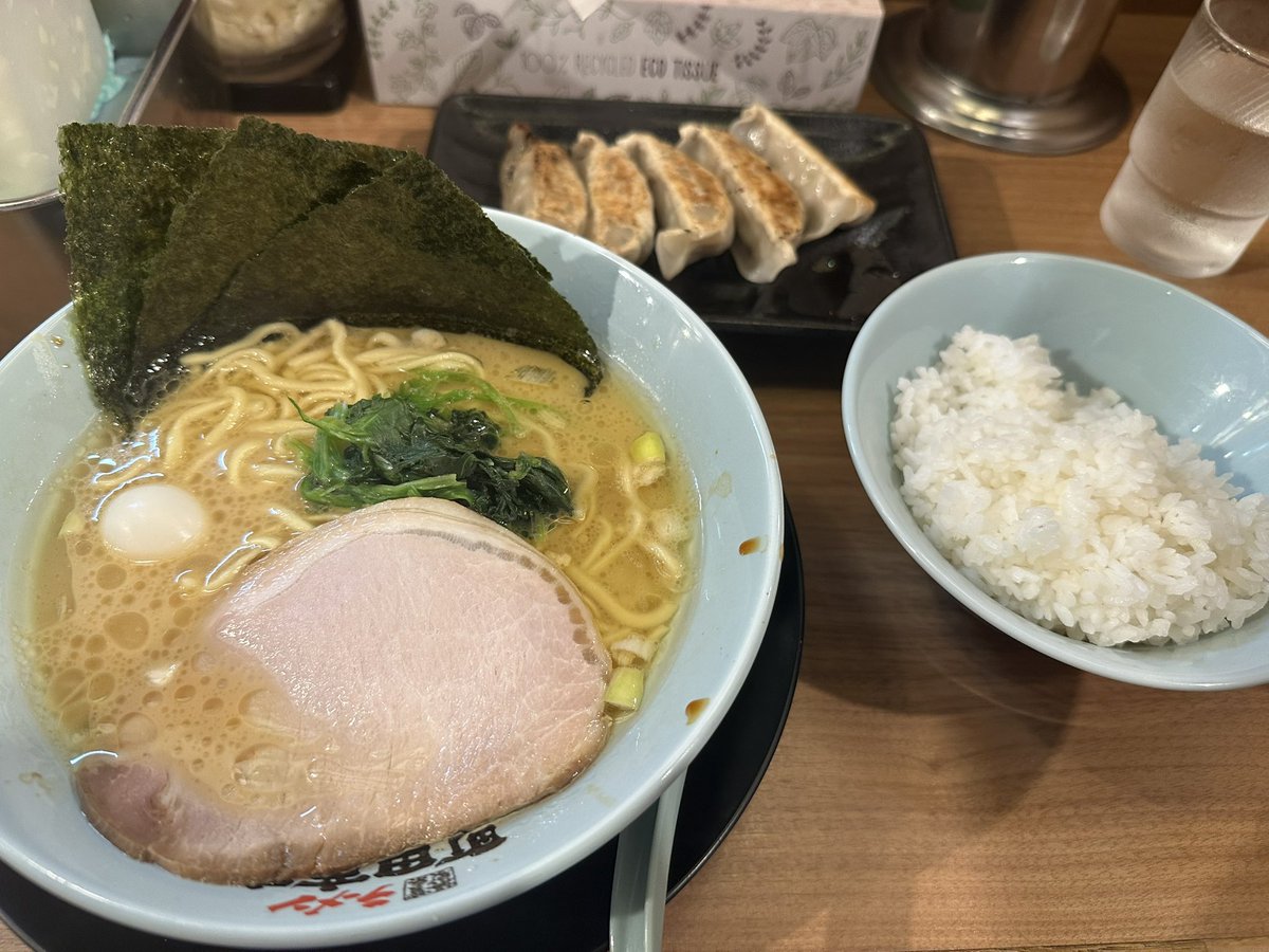 muragen1021's tweet photo. ズルズル🍜
どうも〜 https://t.co/JjAAZVYsN7