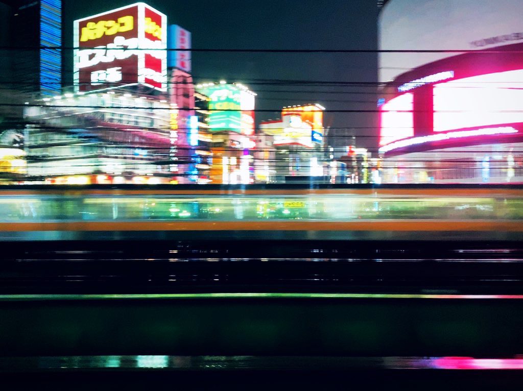 onelove3152's tweet photo. よく光る
小刀のような秋刀魚を4尾
バッグに潜ませて
歌舞伎町を通過 https://t.co/SkxwWaD2p2