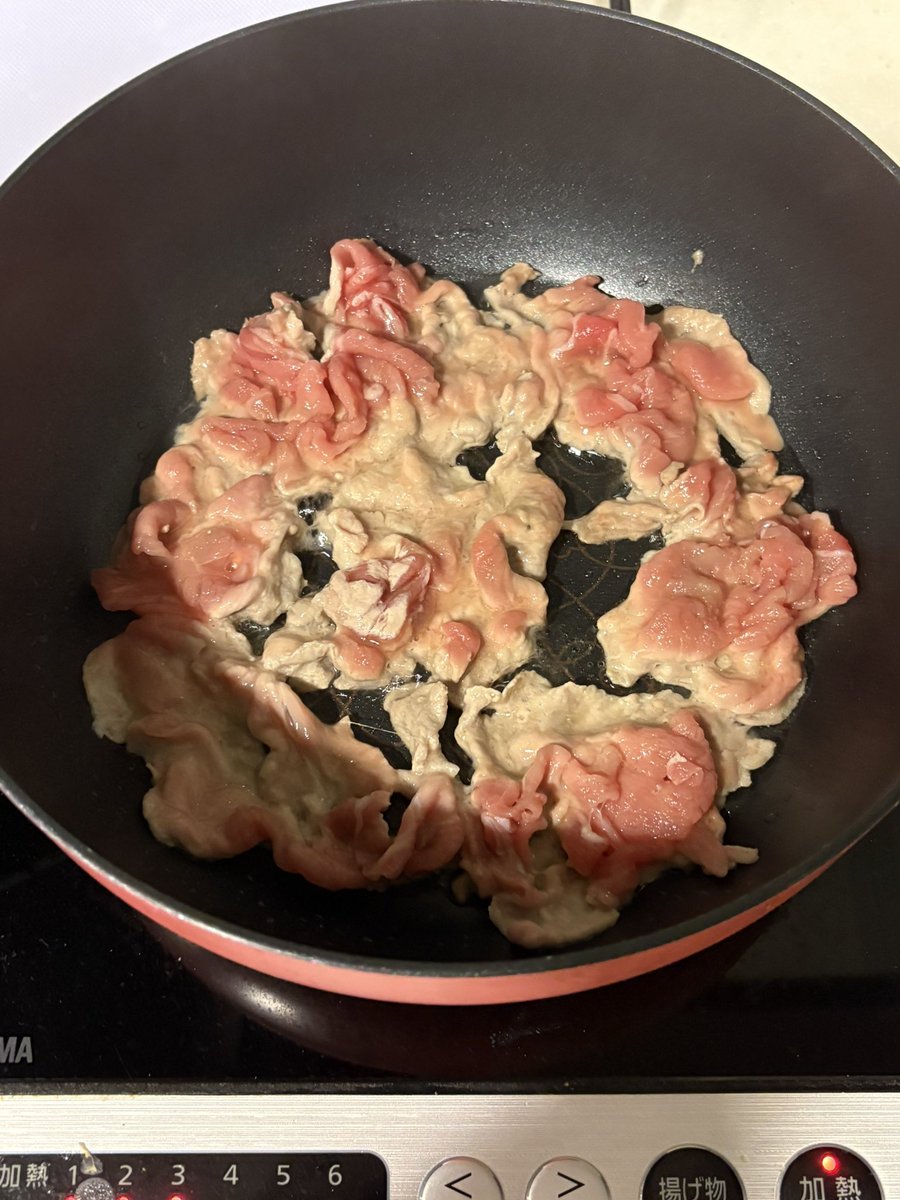 too_157's tweet photo. 肉を炒めております
いい匂いだ https://t.co/3oTHvjmhrY
