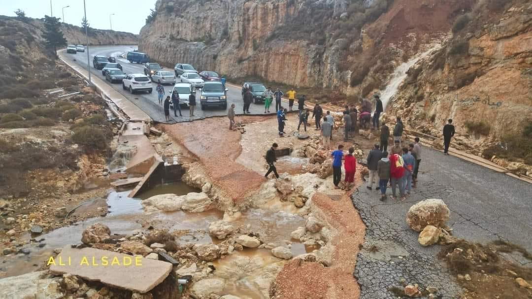 ayaalrz's tweet photo. بعد ما هديت السيول.. أهالي الجبل الغربي بدوا يتفقدوا في بيوتهم وممتلكاتهم 😔🌧️
ربي يعوض على كل حد تضرر ويحفظ أهلنا في الجبل الغربي 🤲🇱🇾
#الجبل_الغربي #ليبيا #سيول_ليبيا #أمطار_ليبيا #ليبيا_الآن https://t.co/qTnKor4SgM