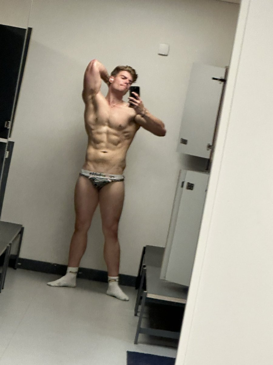 XxsultanDK's tweet photo. Feels like I’m not able to stay in shape and loosing motivation 🥺 https://t.co/eHkCyFP3zL