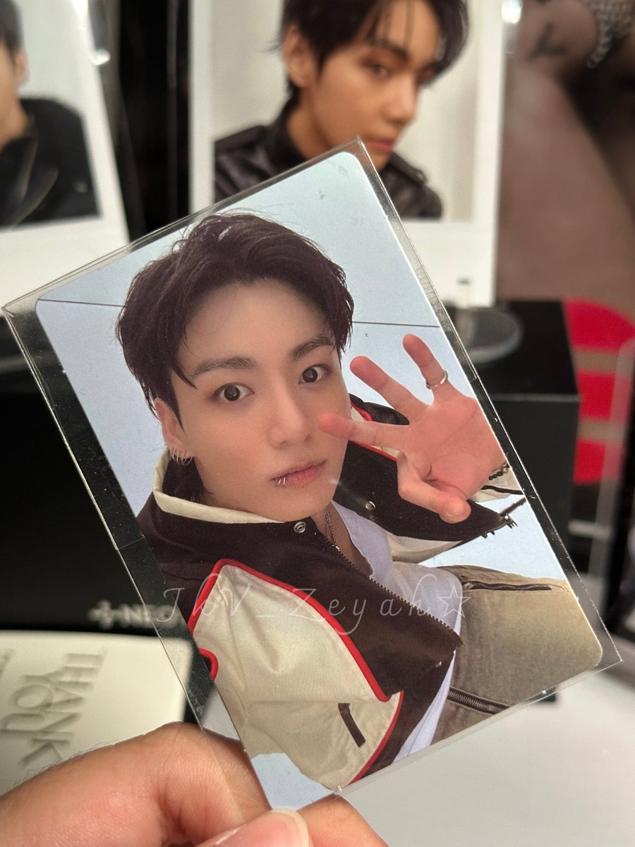 Zey4hkhailov's tweet photo. 🍀 รีโพสต์อีกรอบ
ปุ้ก3นิ้ว (ยังไม่แกะซีล) &amp; เซ็ต target
จะมาปล่อยพร้อมกันวันพรุ่งนี้(29 กย.)
📍เวลา 19:10น.นะคะ🐰💜
#ตลาดนัดบังทัน #การ์ดจองกุก #การ์ดบังทัส https://t.co/SZSoxDS6IN