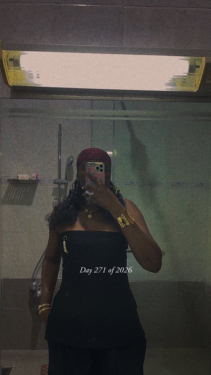 Inee_mary's tweet photo. I look too good today ✨🌼🖤 https://t.co/iGz5ZVzpJF