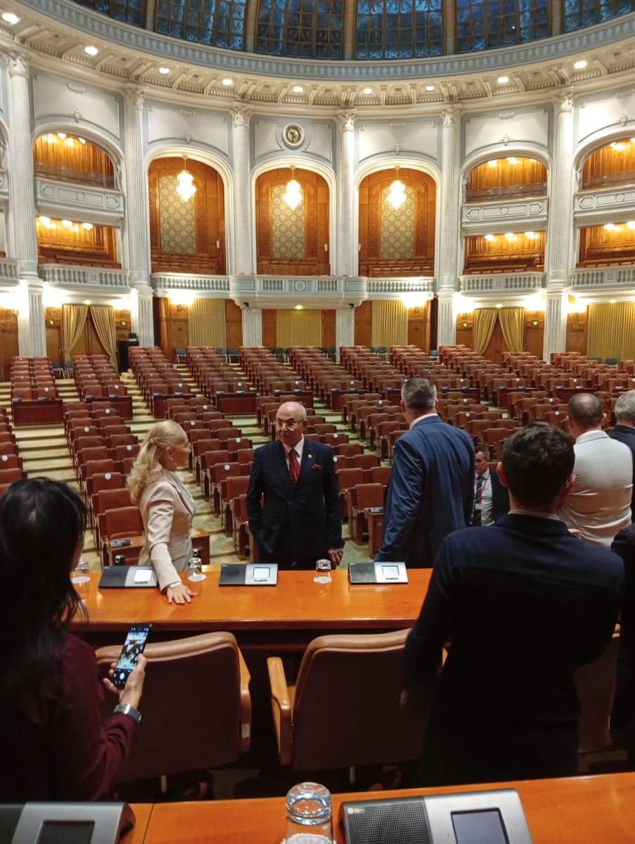 KarakayaMevlut's tweet photo. #NATOPA #Romanya #Bükreş
#NATOParlamenterAsamblesi

NATO Parlamenter Asamblesi, Savunma ve Güvelik Komisyonu ile Ekonomi ve Güvenlik Komisyonu Toplantıları için Türk Delegasyonu olarak Bükreş’teyiz. 🇹🇷

Güneydoğu Kanadı’nın güçlendirilmesi, savunma sanayii, müttefik dayanışması ve bölgesel güvenlik, Karadeniz’de barış ve istikrarın korunması, müttefik dayanışmasının güçlendirilmesi ve NATO’nun caydırıcılık kapasitesinin tahkimi için parlamenter diplomasinin imkânlarını değerlendiriyoruz.

#NATOPA #Türkiye #Romania #Bucharest