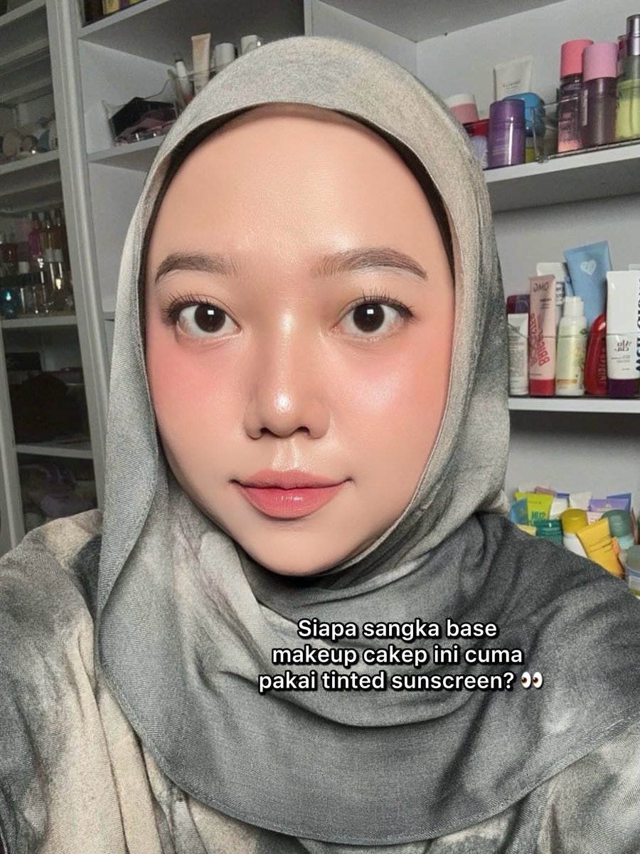 benjaminlee6z39's tweet photo. 2-in-1 skincare and makeup. https://t.co/Uurkwv80mf