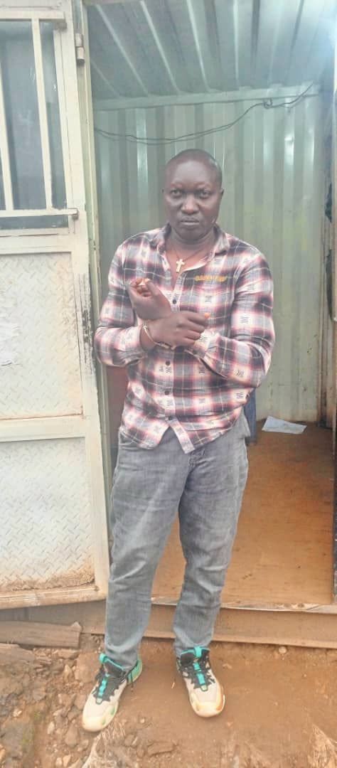 pearlfmug's tweet photo. Nsamba Vincent amanyiddwa nga Anold asuubirwa okuleetebwa mu kkooti e Makindye leero. Kigambibwa nti ono yetaba mukutta omugenzi Moses Matovu. https://t.co/ymwFYJeKBb
