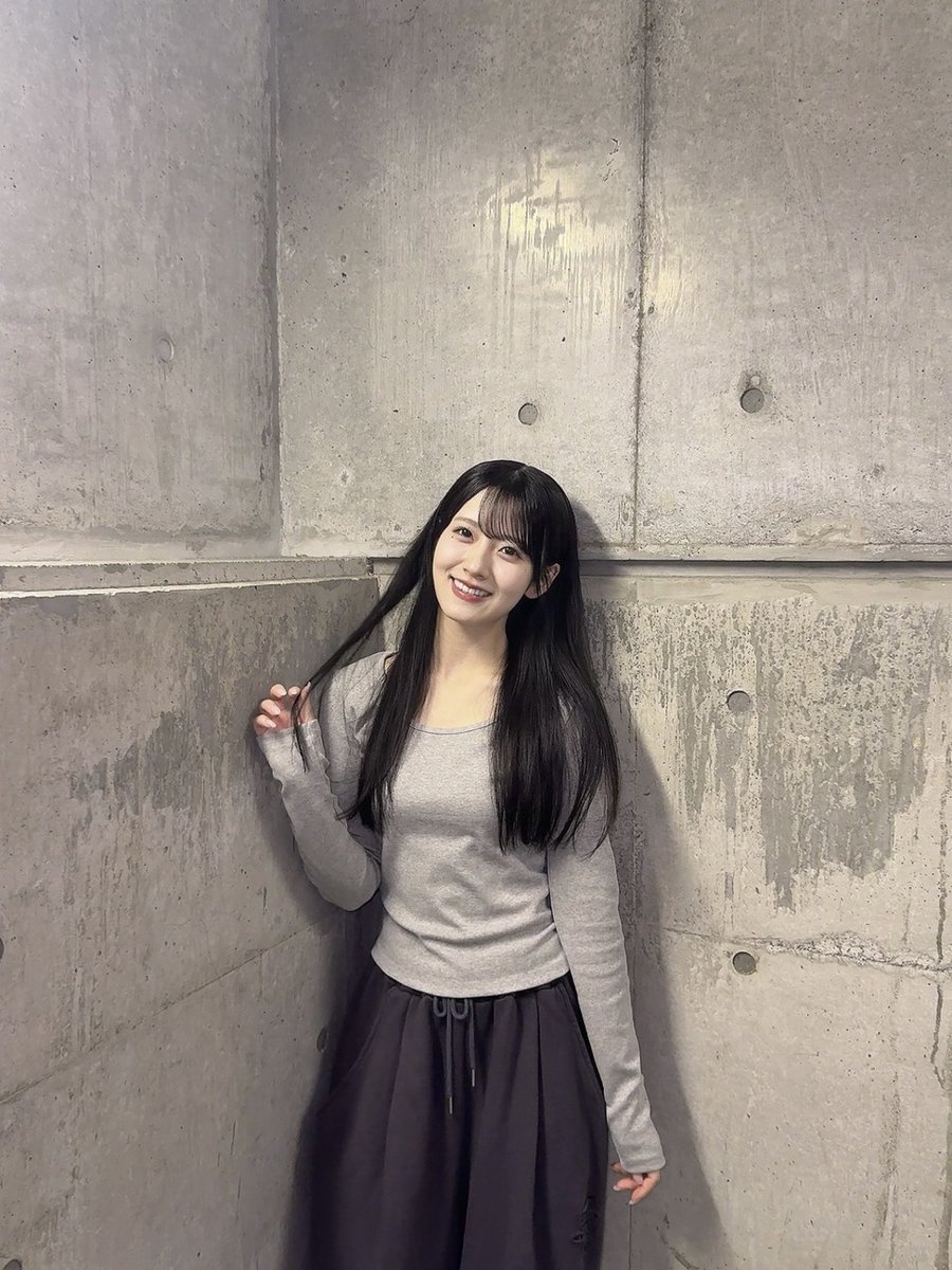 sakurazaka46's tweet photo. 石森璃花がブログを更新しました！🌸｜ グレー、199 https://t.co/f65a2Scu4d ぜひご覧ください！ #櫻坂46 #石森璃花 https://t.co/1gb8RPMBcR