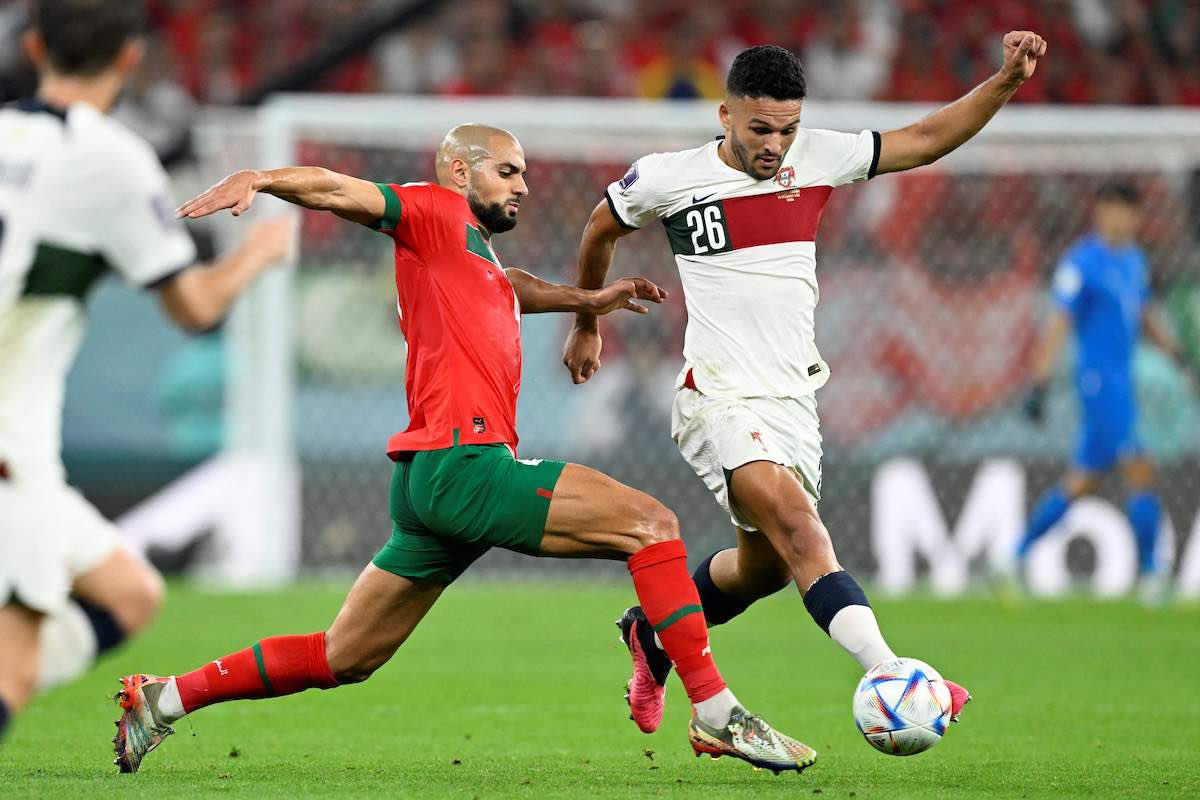 radarleonino's tweet photo. “Aos anos que já devia ser o titular.”

Há 4 anos eras eliminado do Mundial com o Trolha Ramos titular.

Há um ano venceste a Liga das Nações com o Ronaldo a titular, a marcar na semi-final contra a Alemanha e na final contra a Espanha. 

Melhor marcador da competição com 40 anos.