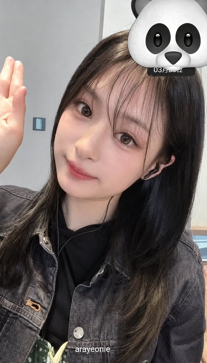 baemoniedle's tweet photo. 할아버지할머니 이렇게 이쁜 손녀딸 보시고 얼마나 자랑스러우셧을지 감도안옴 https://t.co/APVHXx8zPD